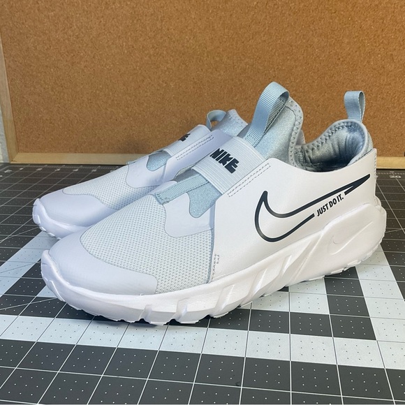 Nike flex runner 2 gs 
RARE
NWOT - Picture 2 of 10